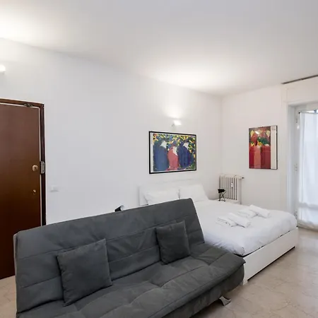 Incantevole A Apartament Mediolan